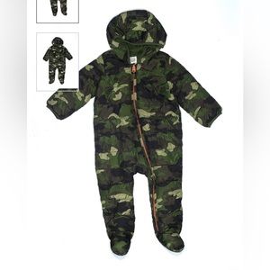 NWT Baby Gap one piece snow suit. Camo print.Size 6-12mos.